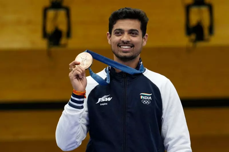 Governor congratulates Swapnil for winning bronze in Paris Olympic Games