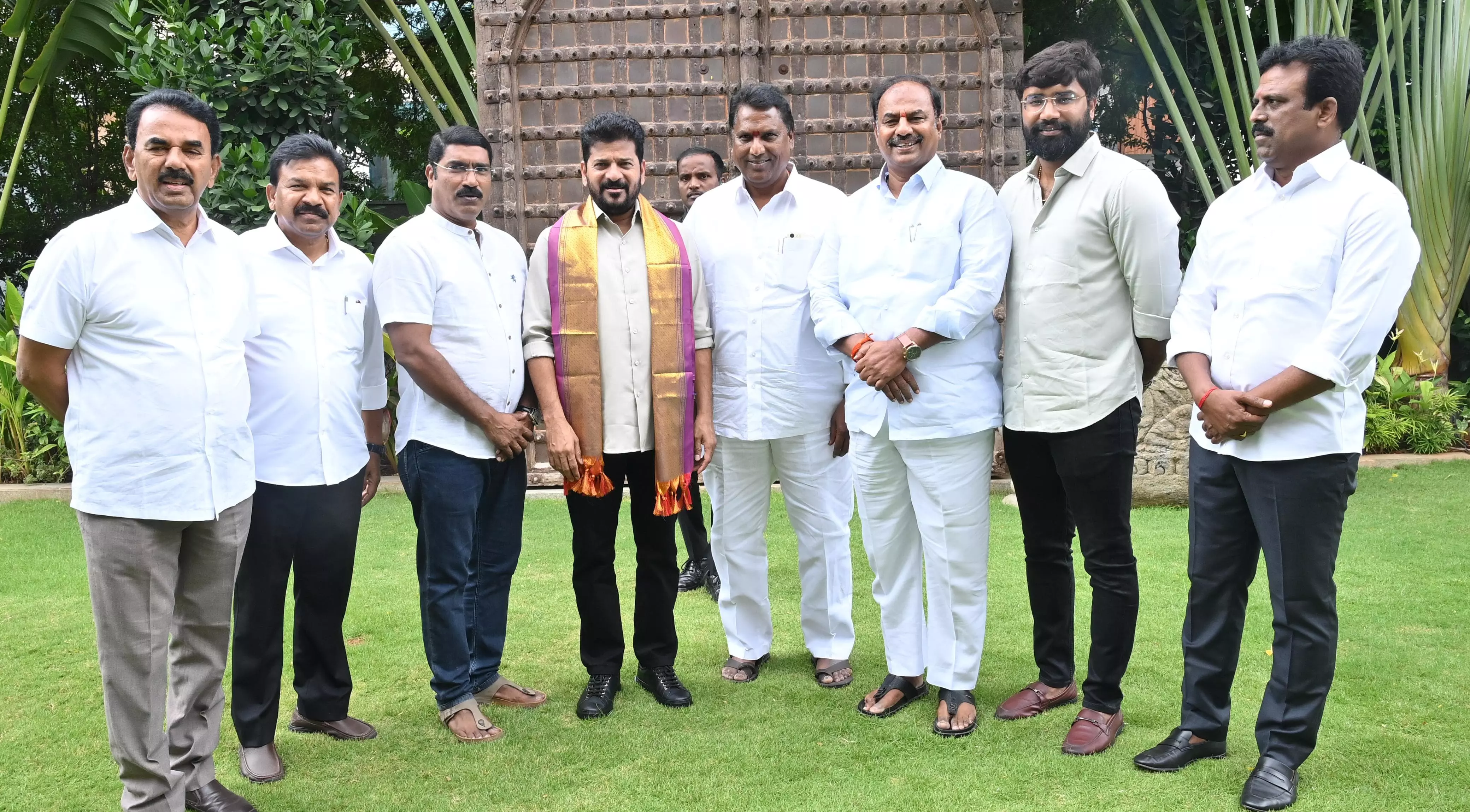 Gadwal MLA Krishna Mohan Reddy meets Revanth Reddy