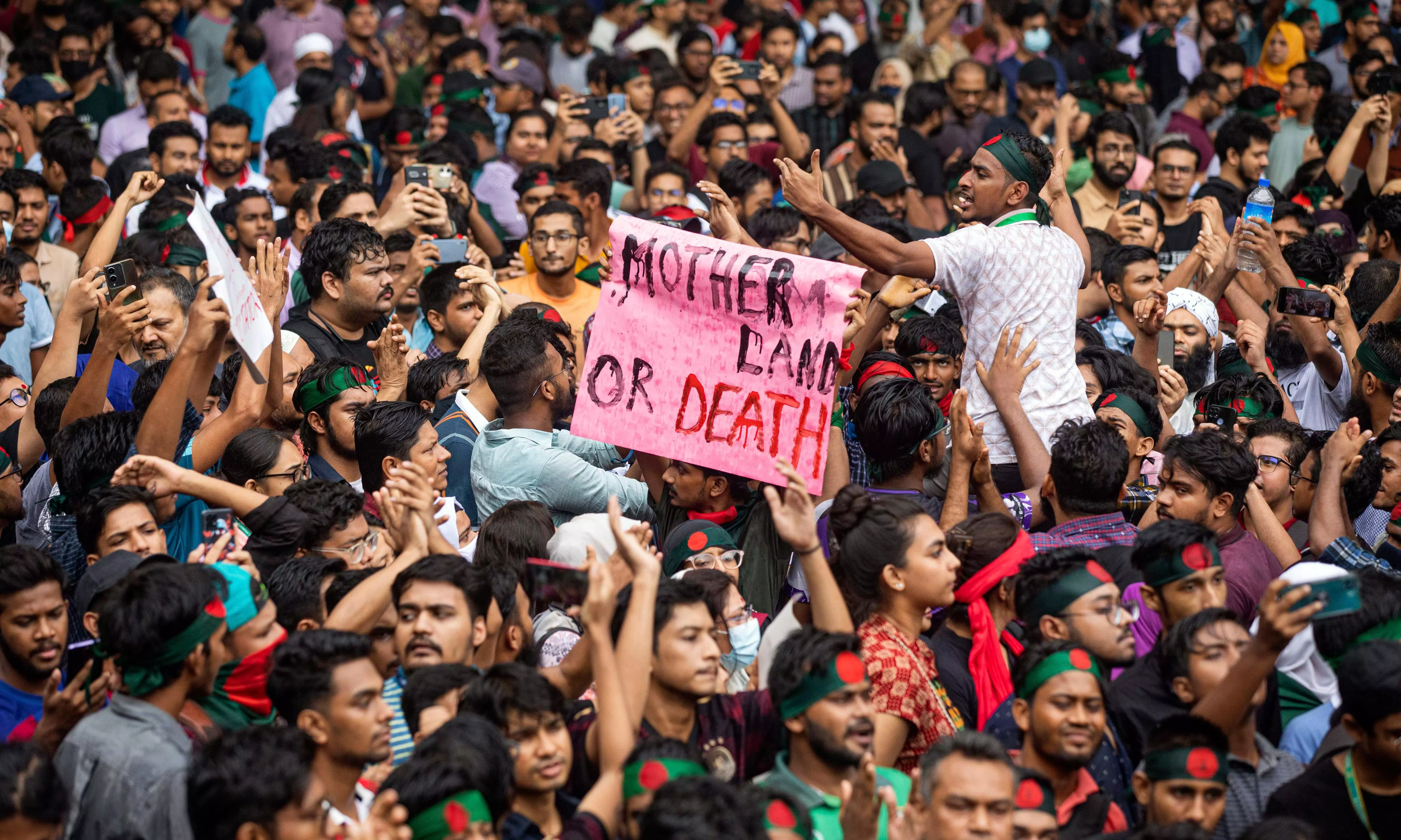 Bangladesh Students Step up Protests to Press PM Sheikh Hasinas Resignation