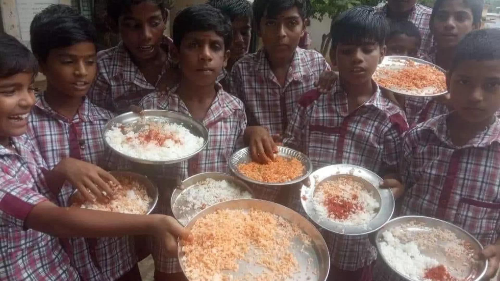 Rice with Chilli Powder: Harish Rao Criticises  Poor School Meals in Nizamabad