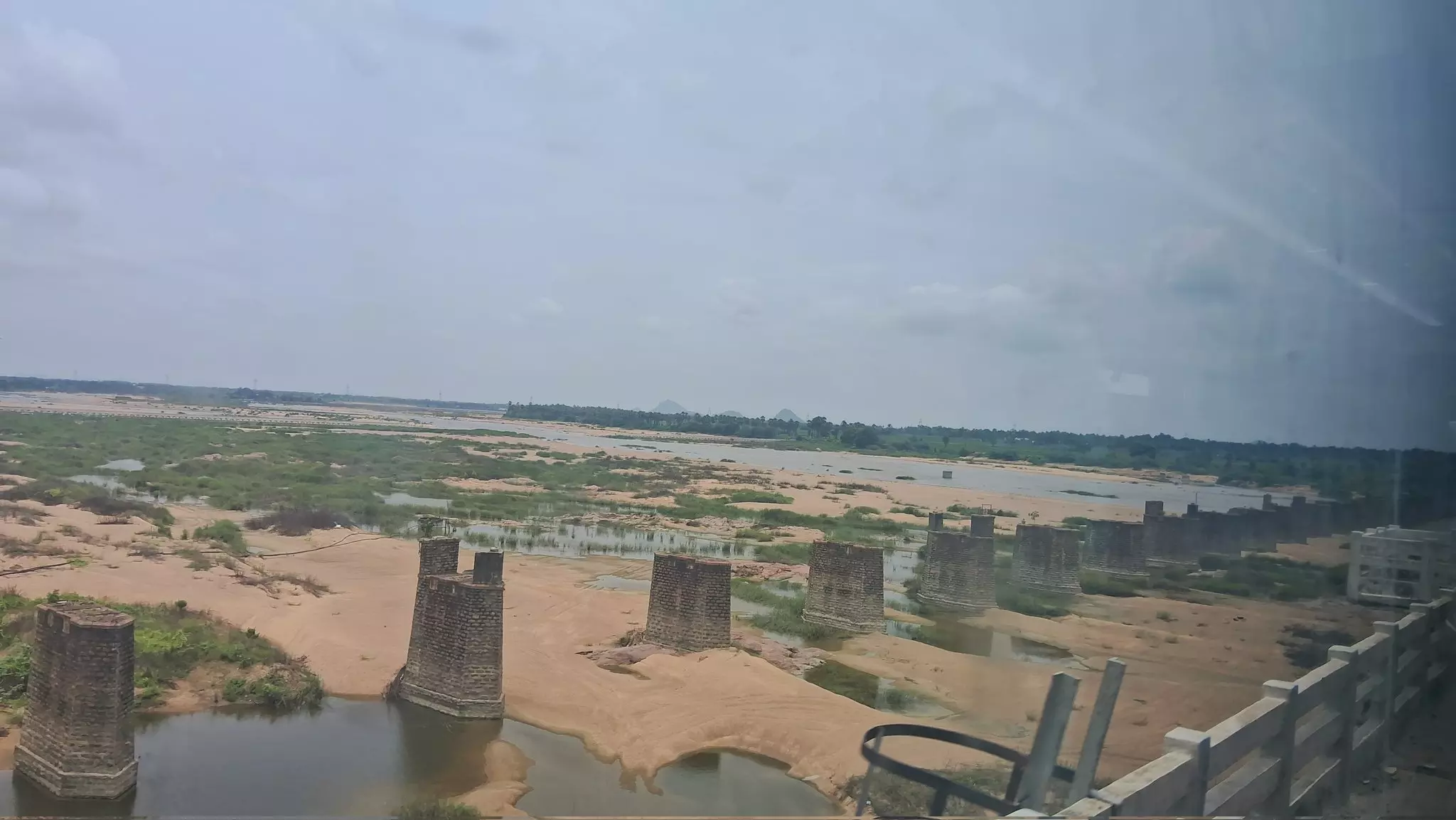 Flows in Godavari yet to catch up with those in Krishna