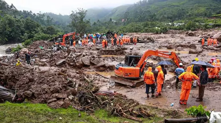 Search To Continue for Missing Persons in Disaster-Hit Areas of Wayanad: Kerala CM Navy and Coast Guard’s Assistance To Be Sought for the Search in the Arabian Sea