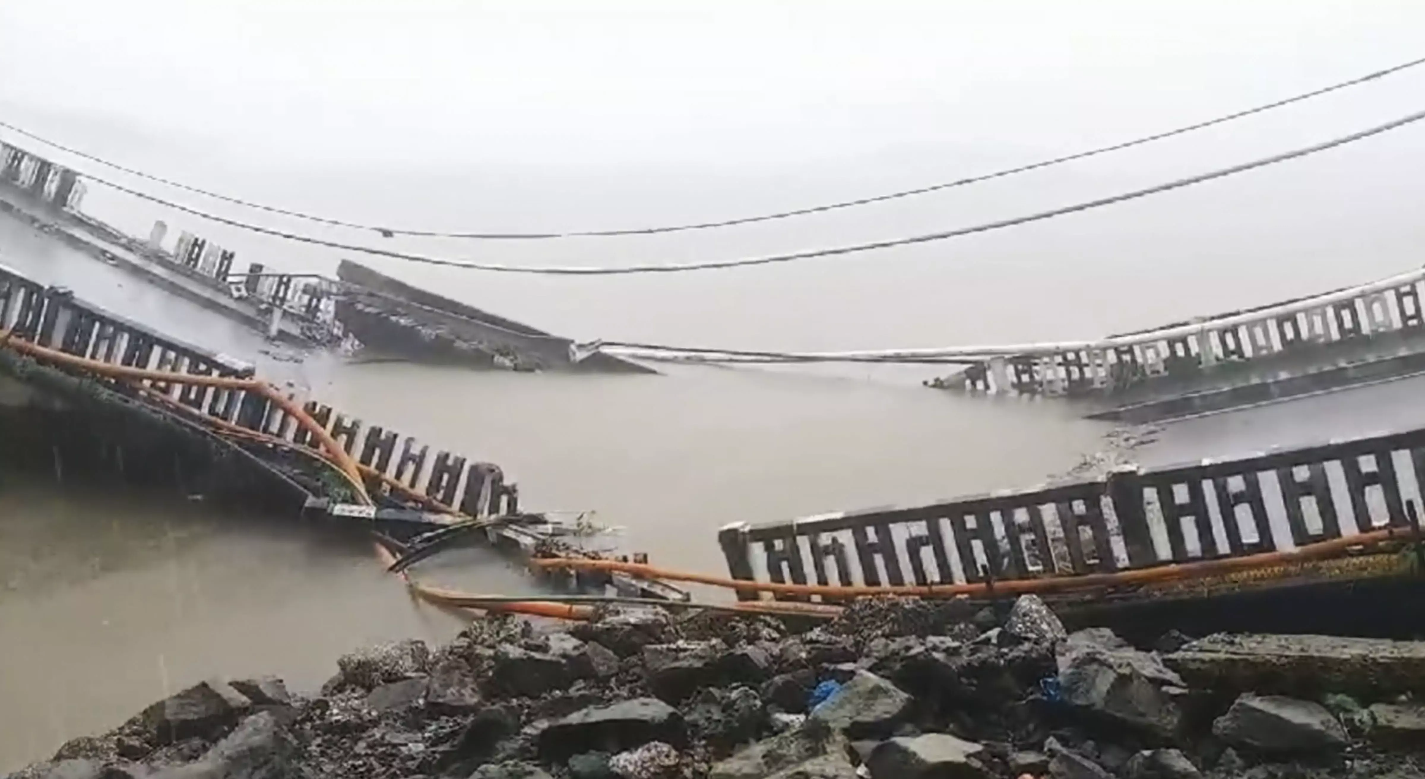 Bridge Collapse on NH 66 Disrupts Traffic Between Goa and Karwar