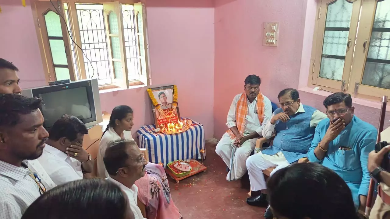 Karnataka HM Visits Family of Late SI Parushuram Amid Controversy