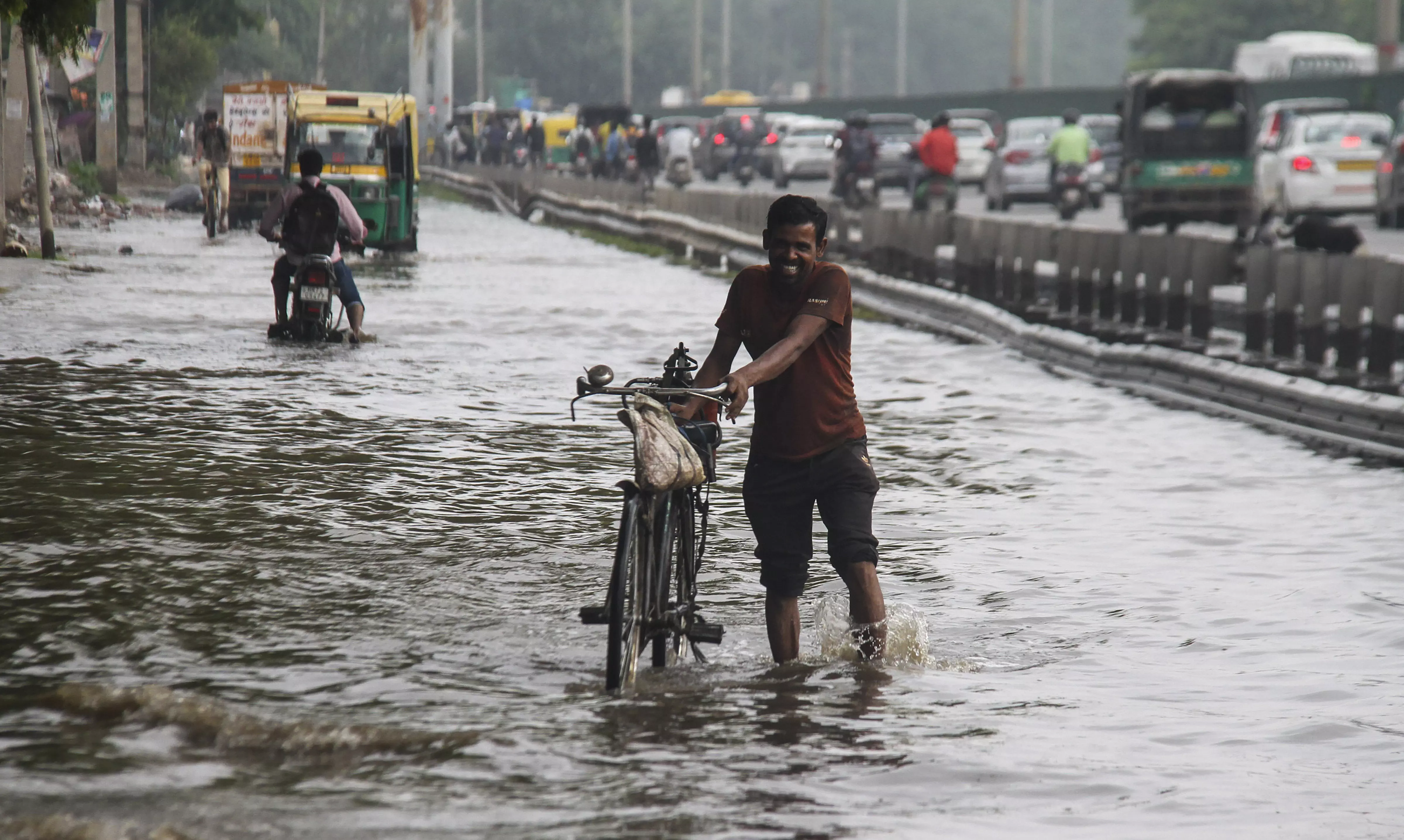 Heavy rains lash Puducherry, normal life hit