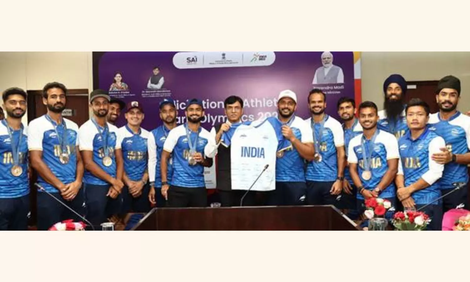 Mandaviya Felicitates Indian Men’s Hockey Team for Exceptional Performance at Paris Olympics