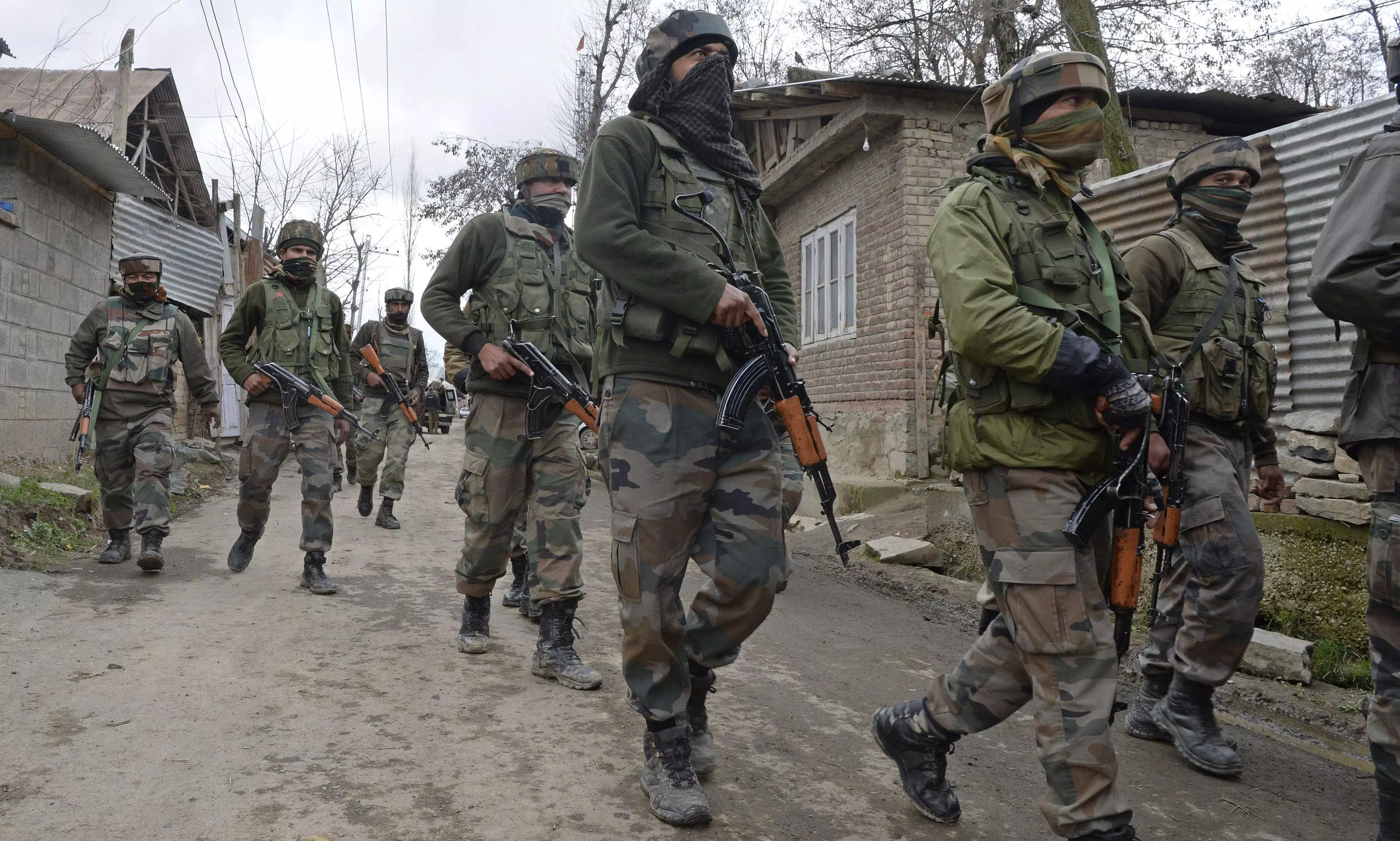 Two Soldiers Killed, 3 Injured in Encounter With Terrorists in Jammu and Kashmirs Anantnag