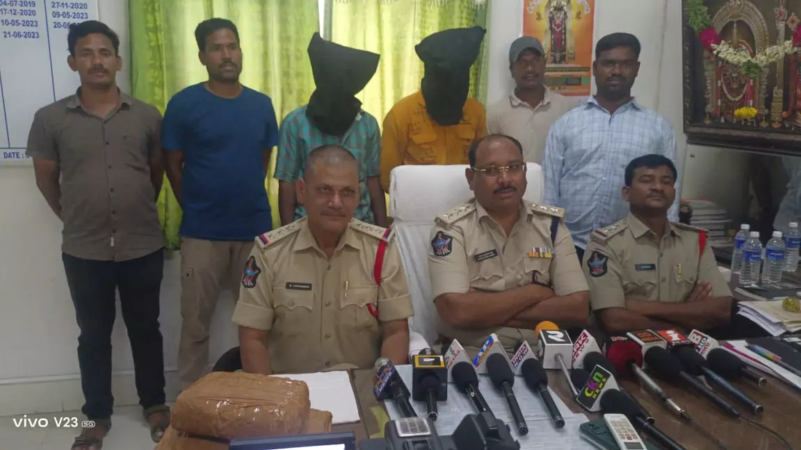 Andhra Pradesh: Two Arrested With 3 kg Marijuana