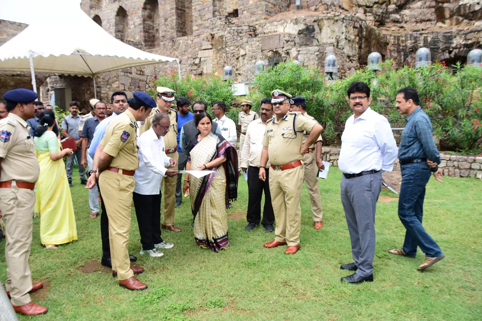 CS reviews Independence Day arrangements at Golconda Fort