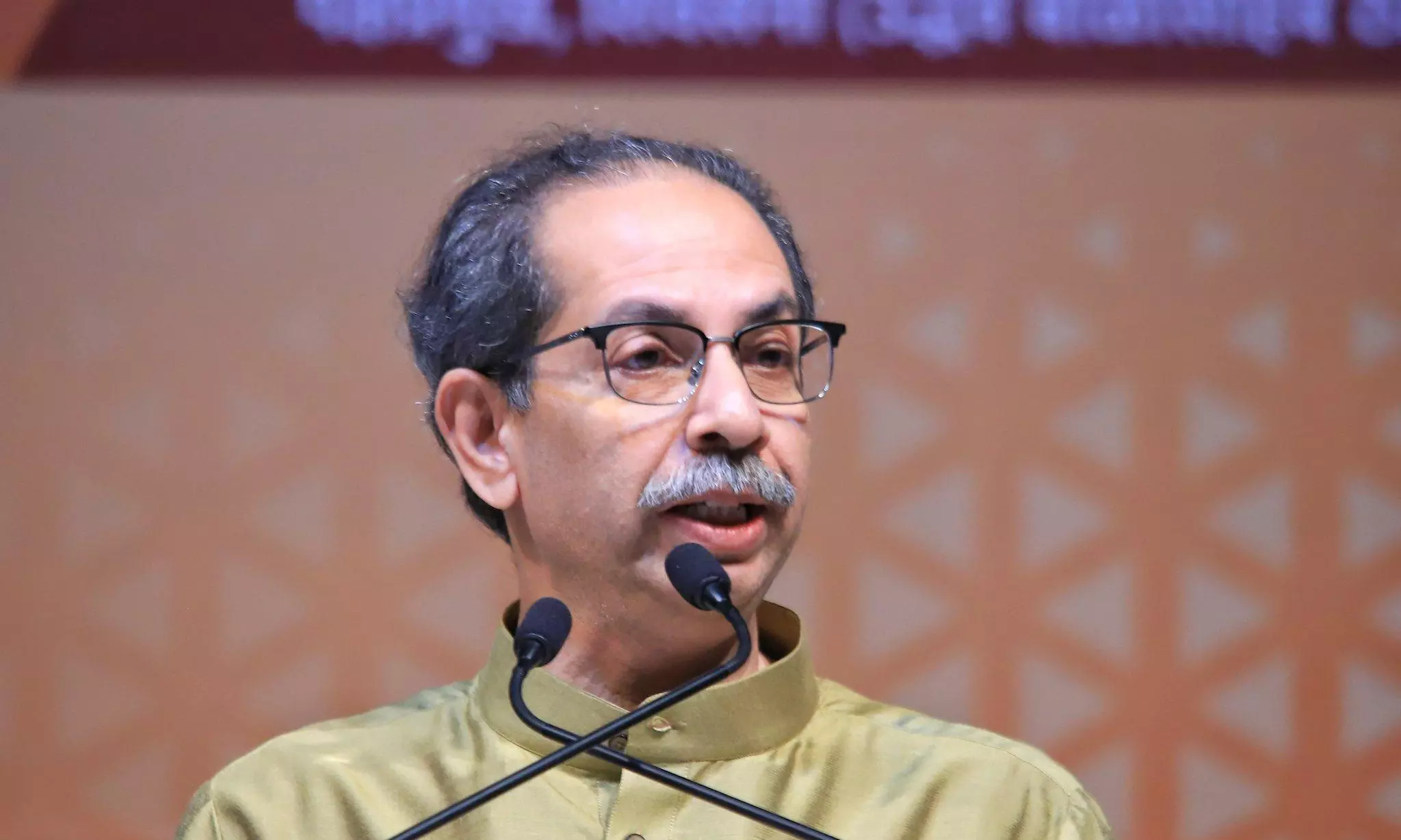 Uddhav Slams Cong Tactics