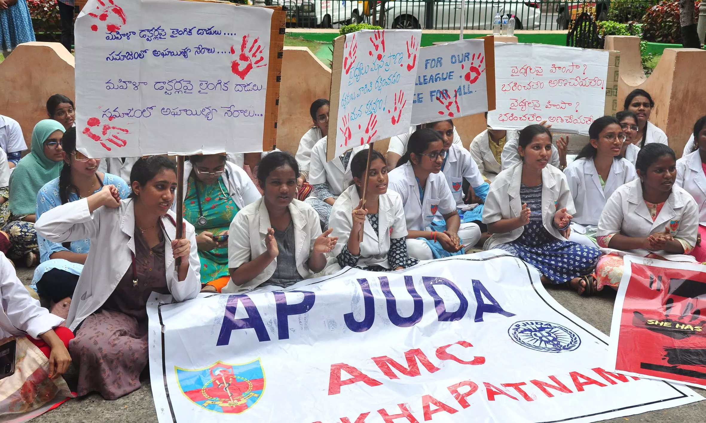 Man attacks junior doctor, doctors stage protest