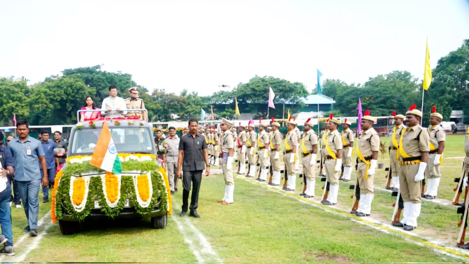 Patriotic fervour marks I-Day fete in Karimnagar