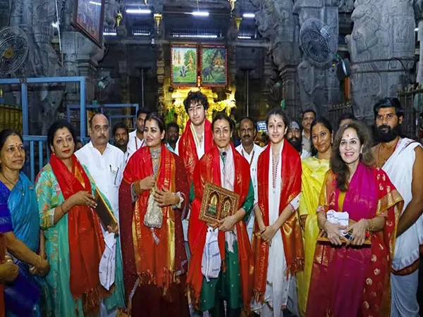 Namrata Shirodkar pays visit to Tirupati Balaji temple with children