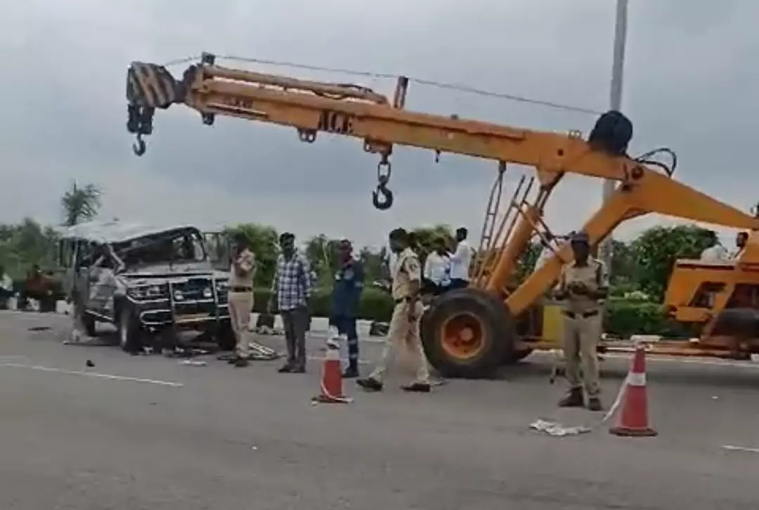 Four Dead in Outer Ring Road Crash Near Hyderabad