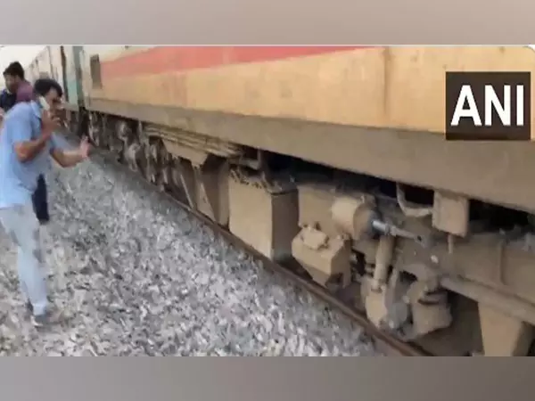 UP: Sabarmati Express derails, Passengers safe