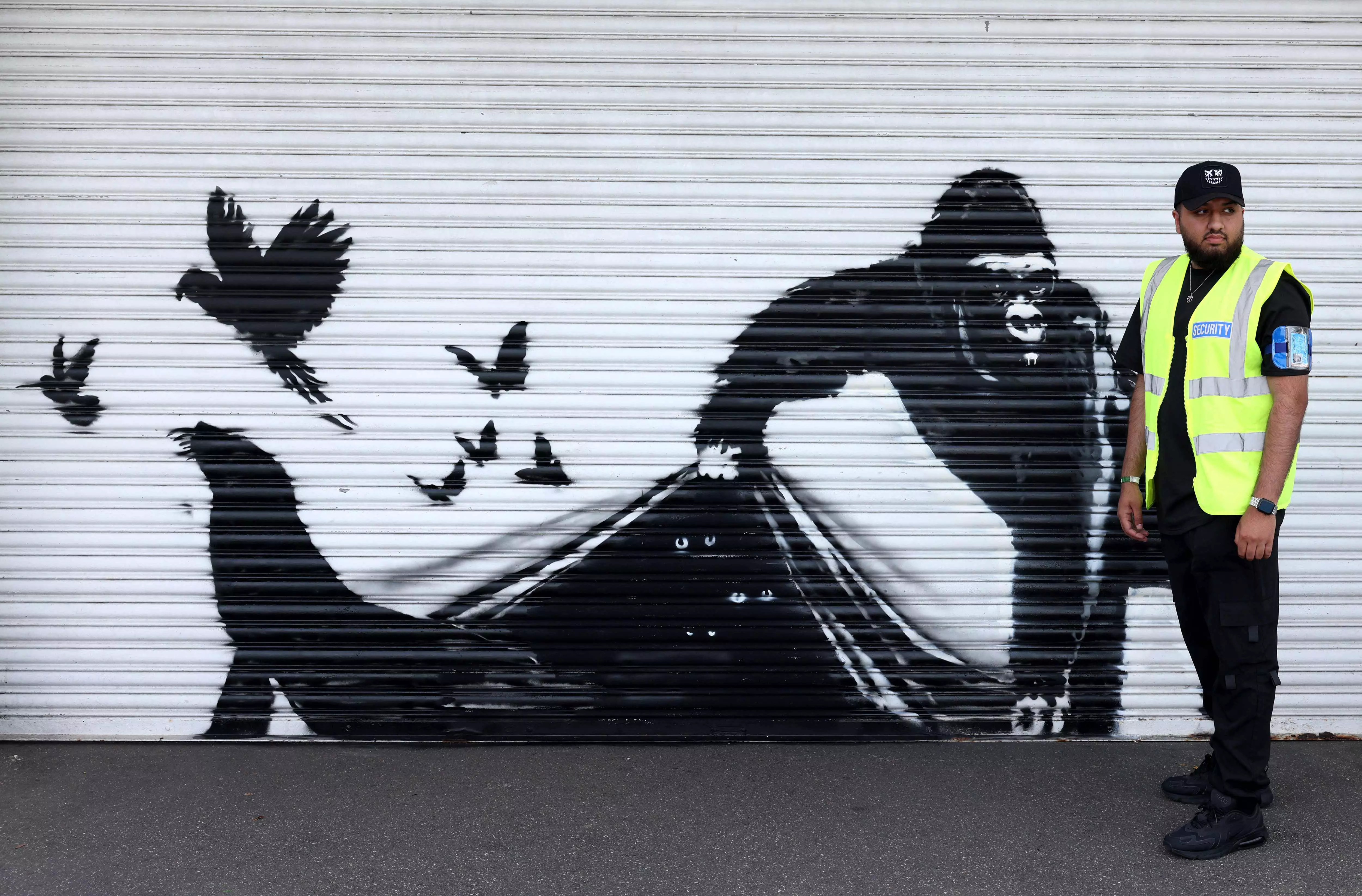 Kishwar Desai | Graffiti art cheers post-riots London; Edinburgh is back, but with warnings