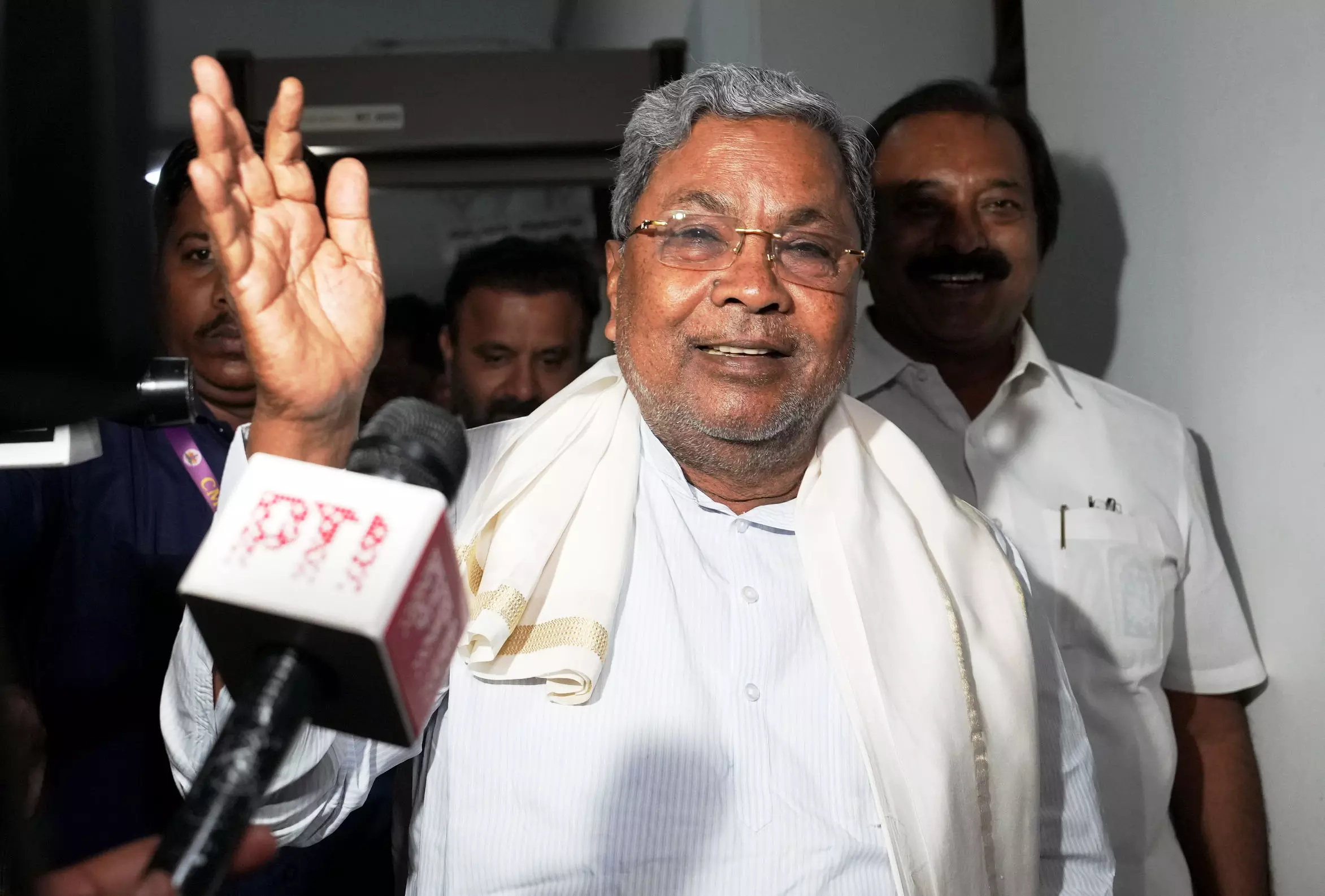 Siddaramaiah files writ petition in HC