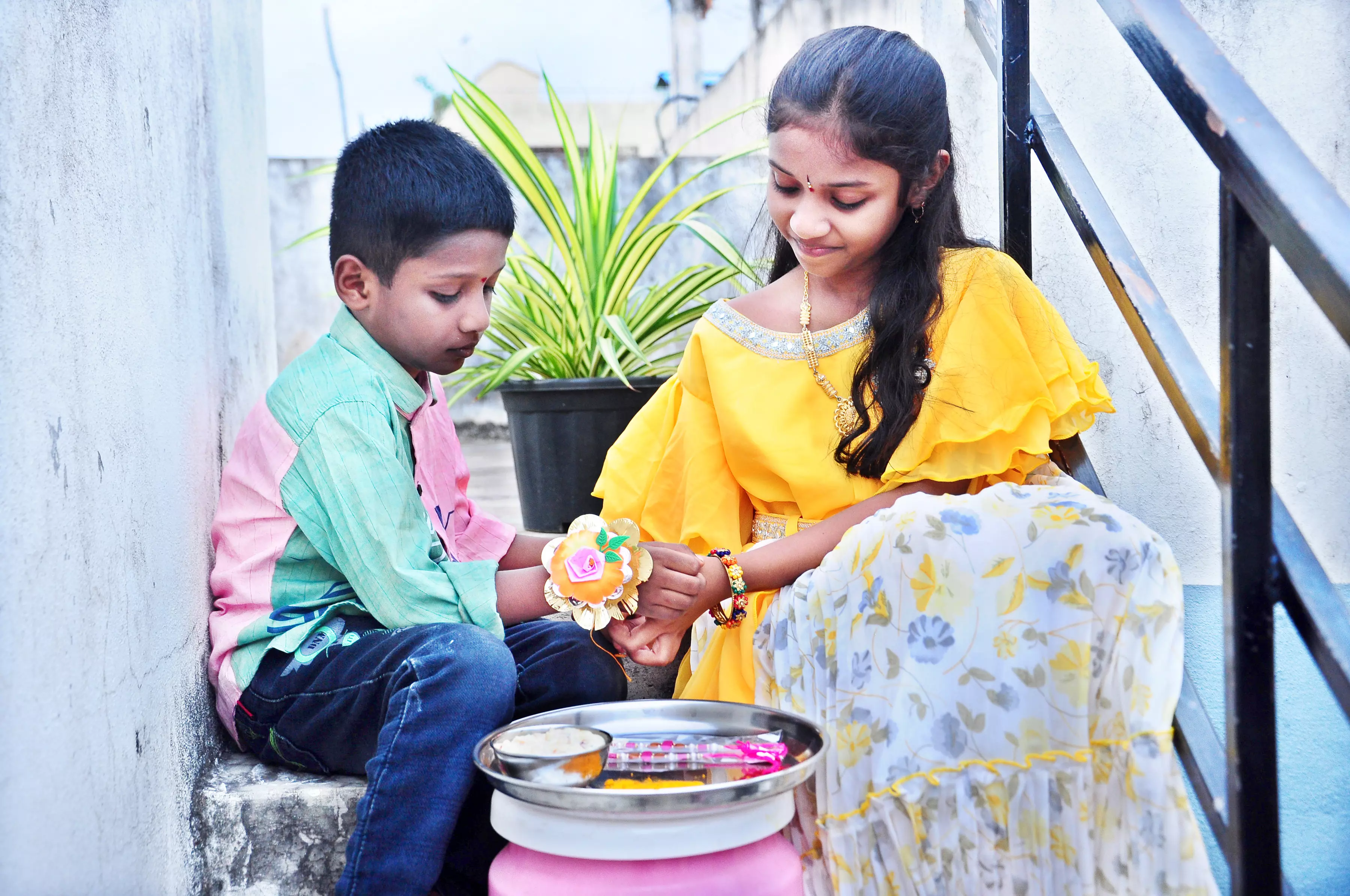 Amidst the digital tide, Rakhi festival keeps tradition alive