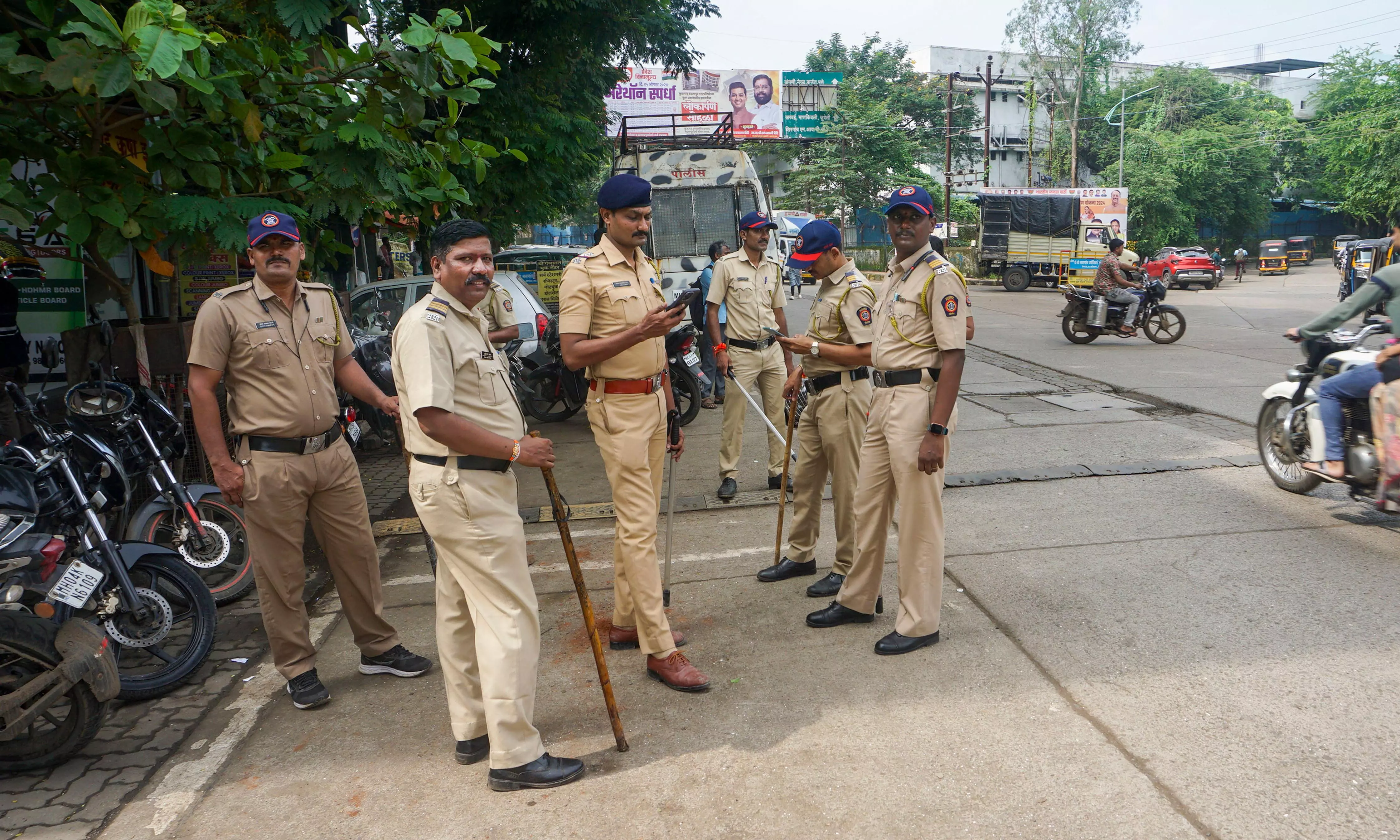 Internet suspended, 72 held in Badlapur post violence during protest over sexual abuse case