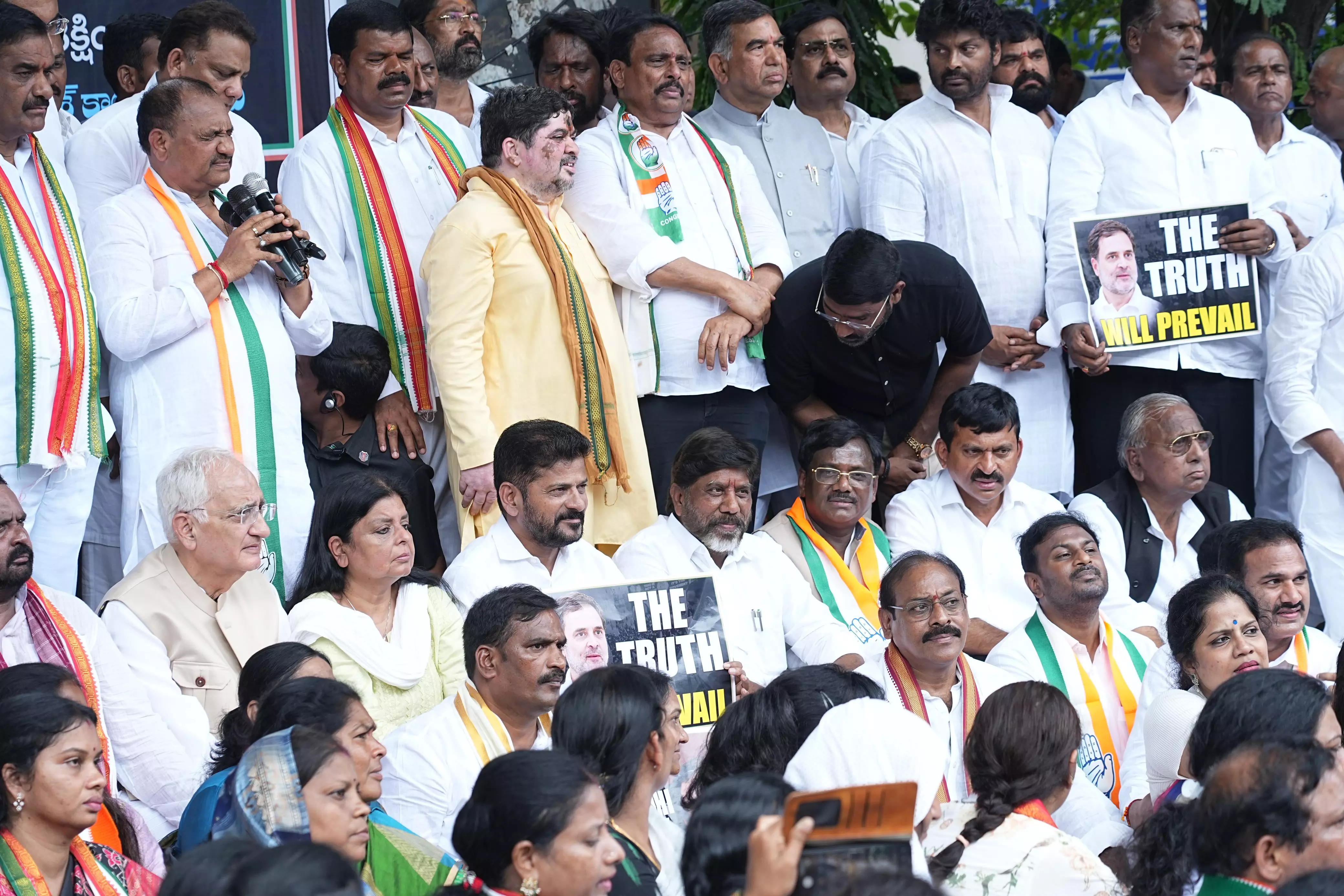 CM Revanth Reddy, other leaders stage demonstration at ED office