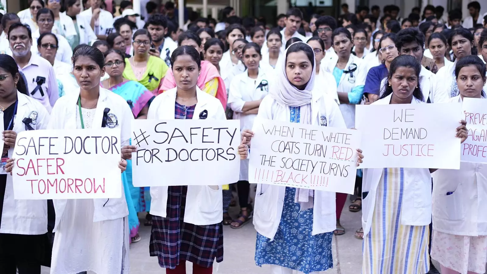 Bengal: Healthcare services affected as junior doctors continue stir