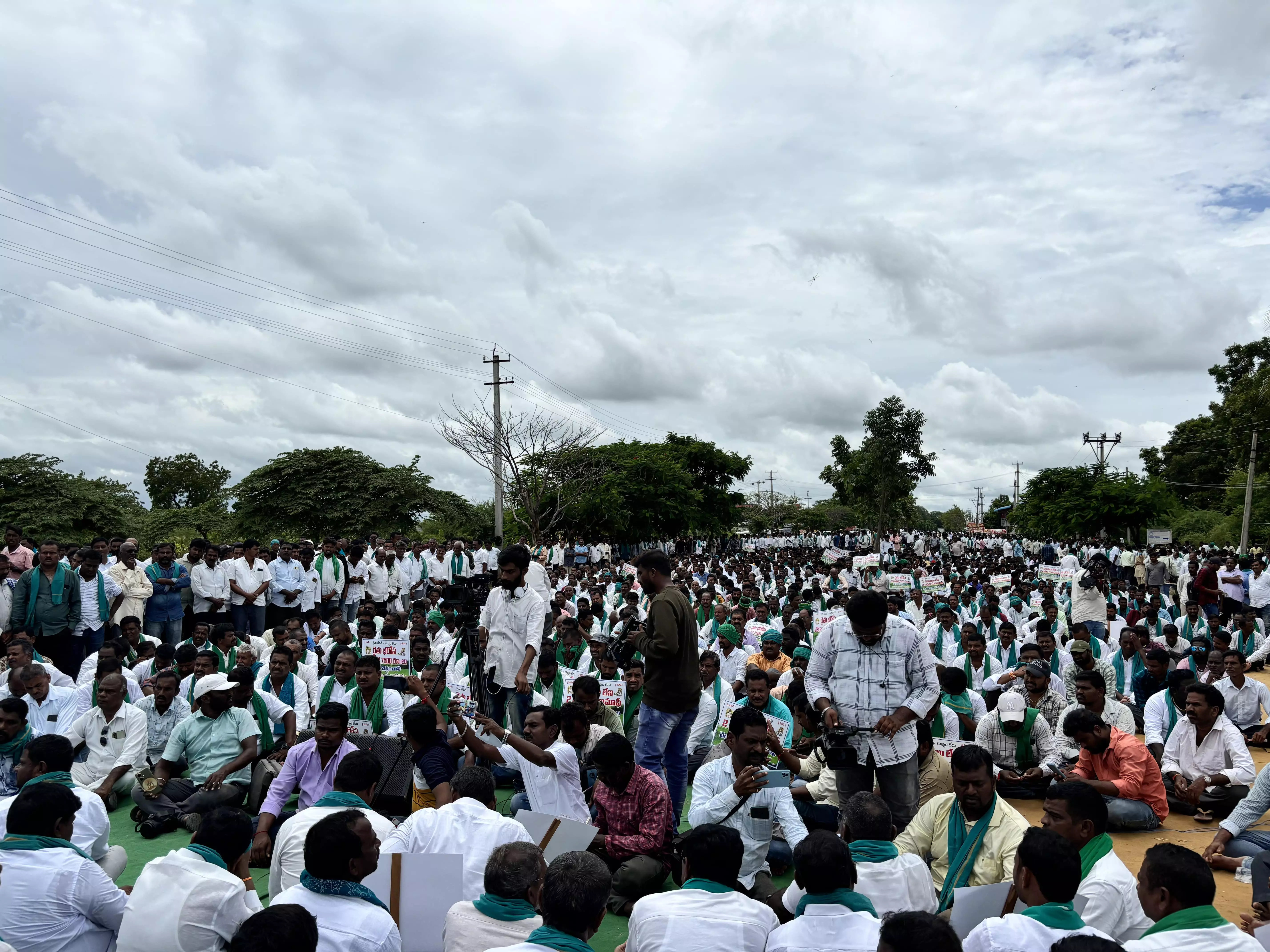 Telangana: Farmers Stage Rasta Roko Demanding Crop Loan Waiver