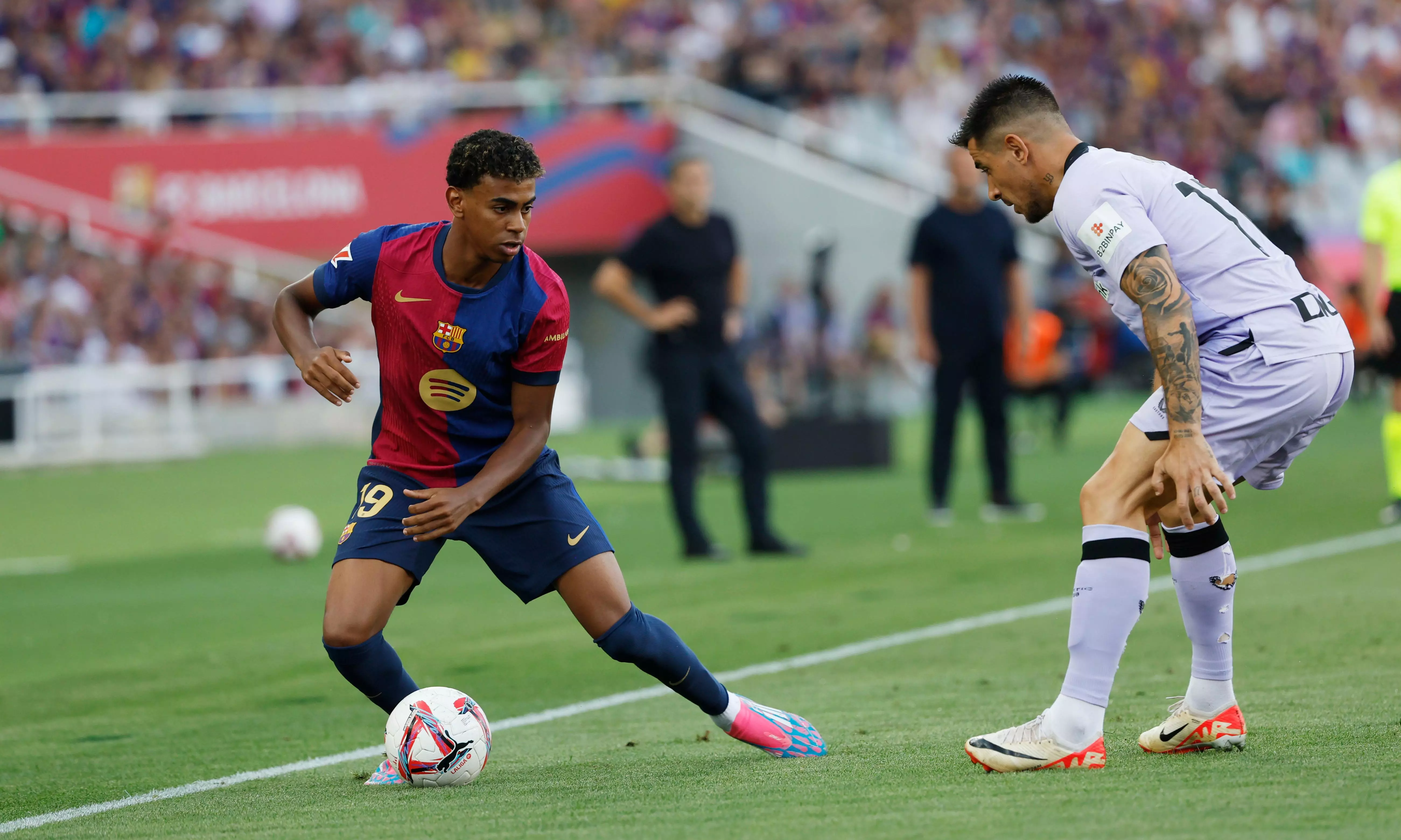 Yamal defeats his Spanish teammate Williams in Barcelona’s 2-1 win over Athletic Bilbao