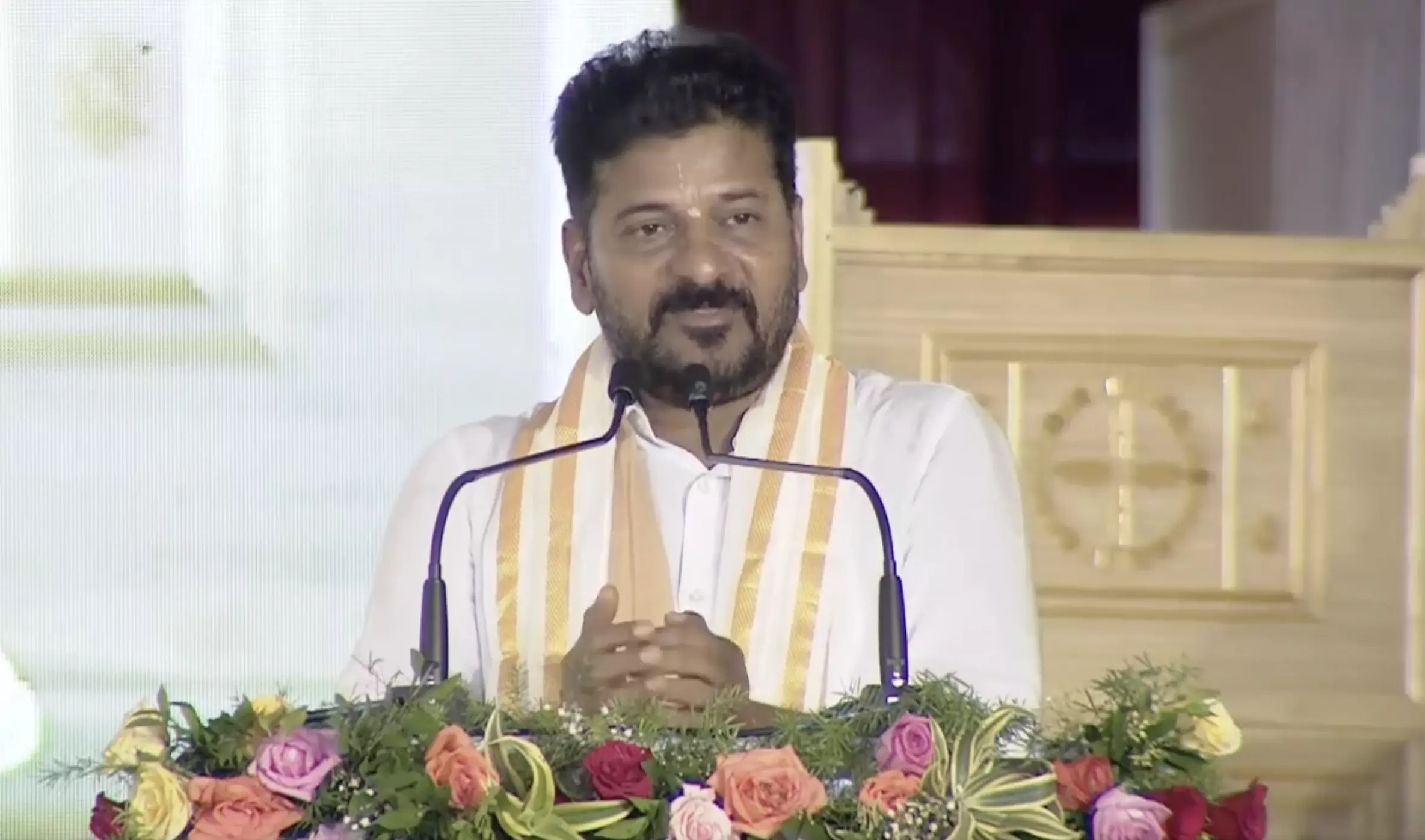 CM Revanth Reddy sienta las bases para la Torre del Patrimonio Hare Krishna en Hyderabad