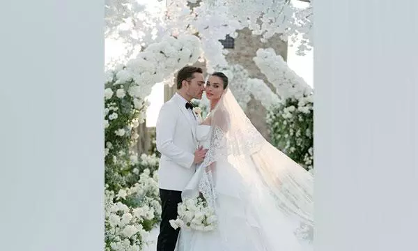 Amy Jackson, Ed Westwick say 'I Do': First look at their dreamy Italian wedding