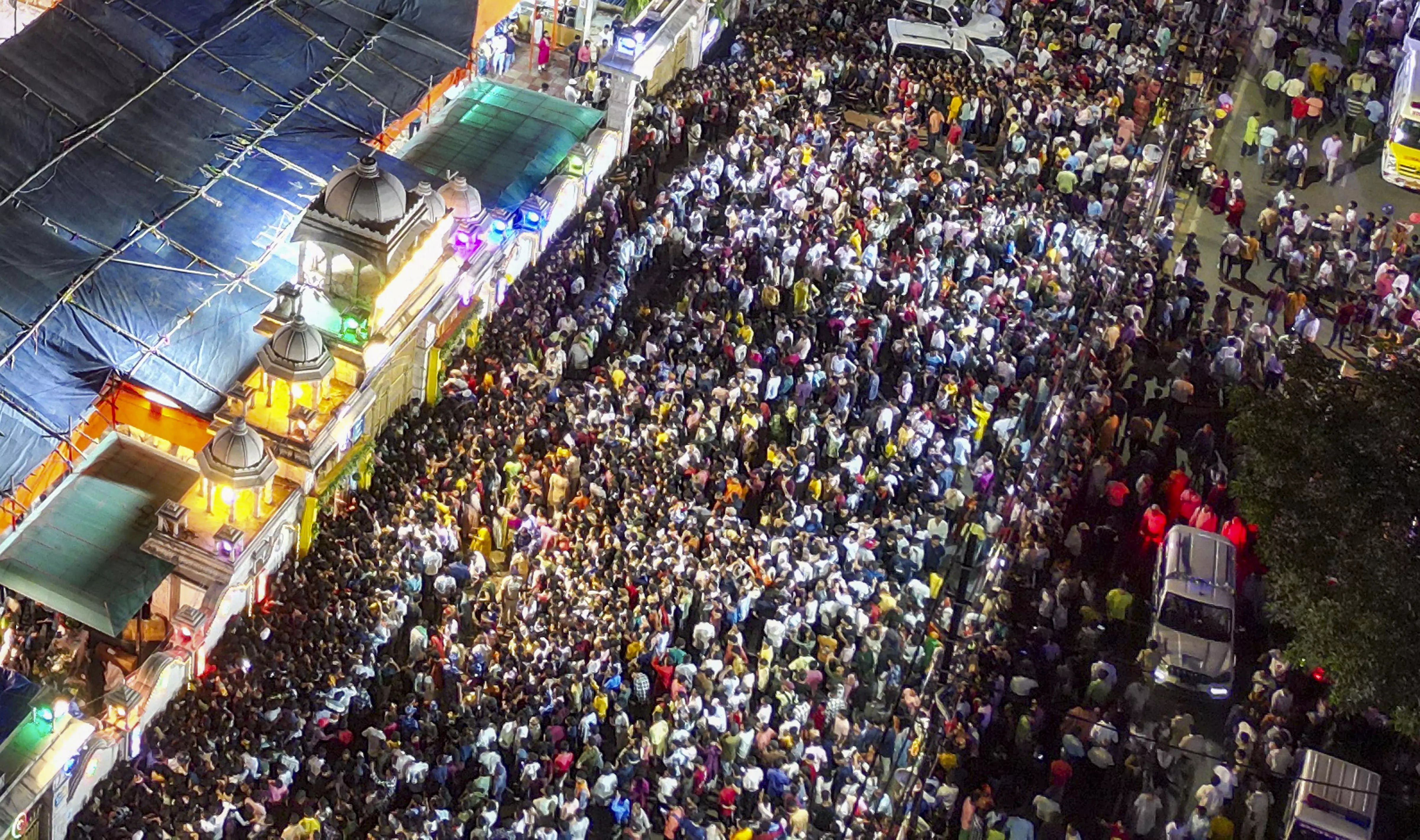 Stampede-like Situation at Patna Temple During Janmashtami Celebration