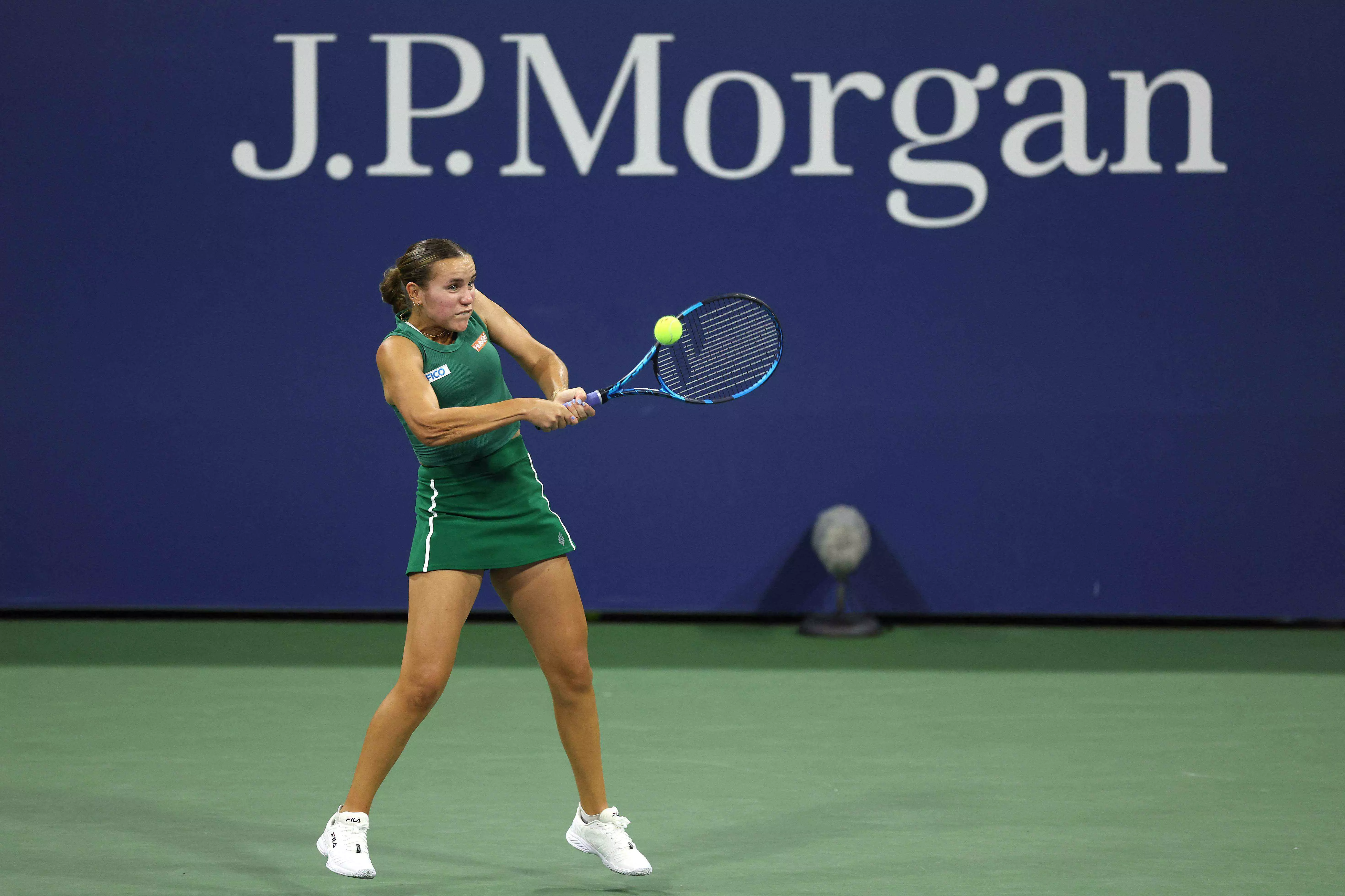 US Open: 2021 champion Emma Raducanu loses in the first round to Sofia Kenin