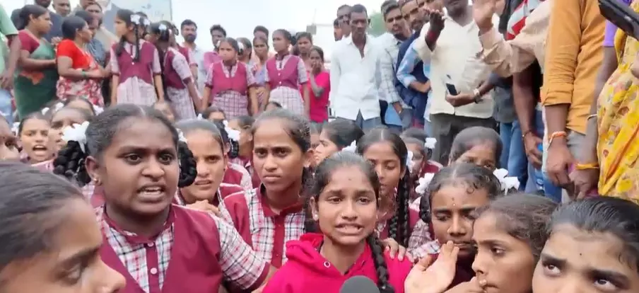 Students protest poor food quality, abuse at Telangana Gurukul school