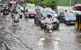 Moderate to heavy rain in Nalgonda district