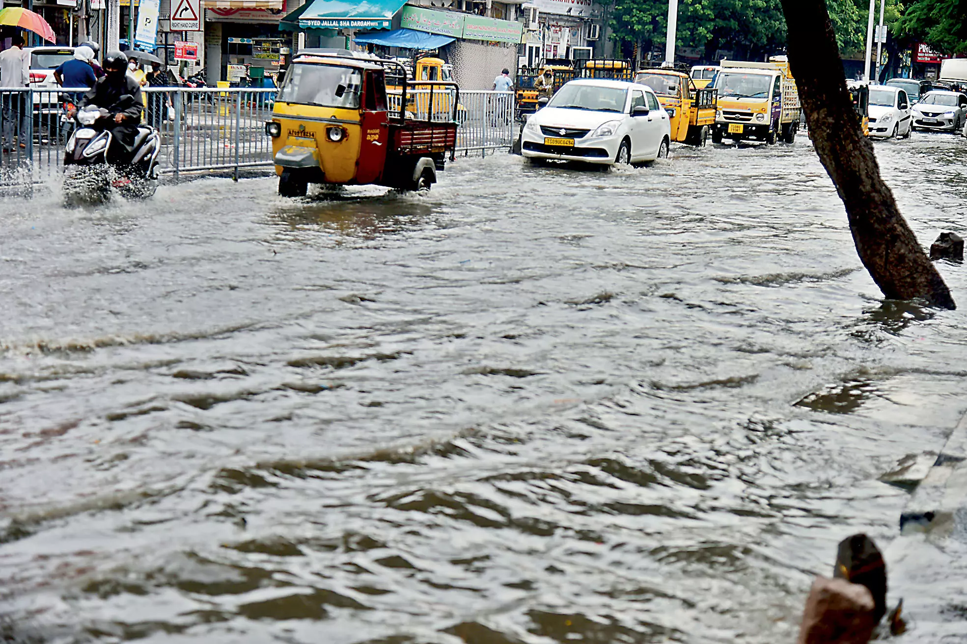 Red Cross Reaches Slum Dwellers Affected by Heavy Rains