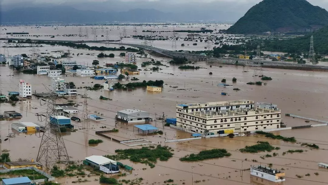 7 persons stranded in Munneru stream in Khammam