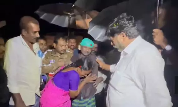 Bhatti Oversees Flood-Relief in North Telangana Districts at Night