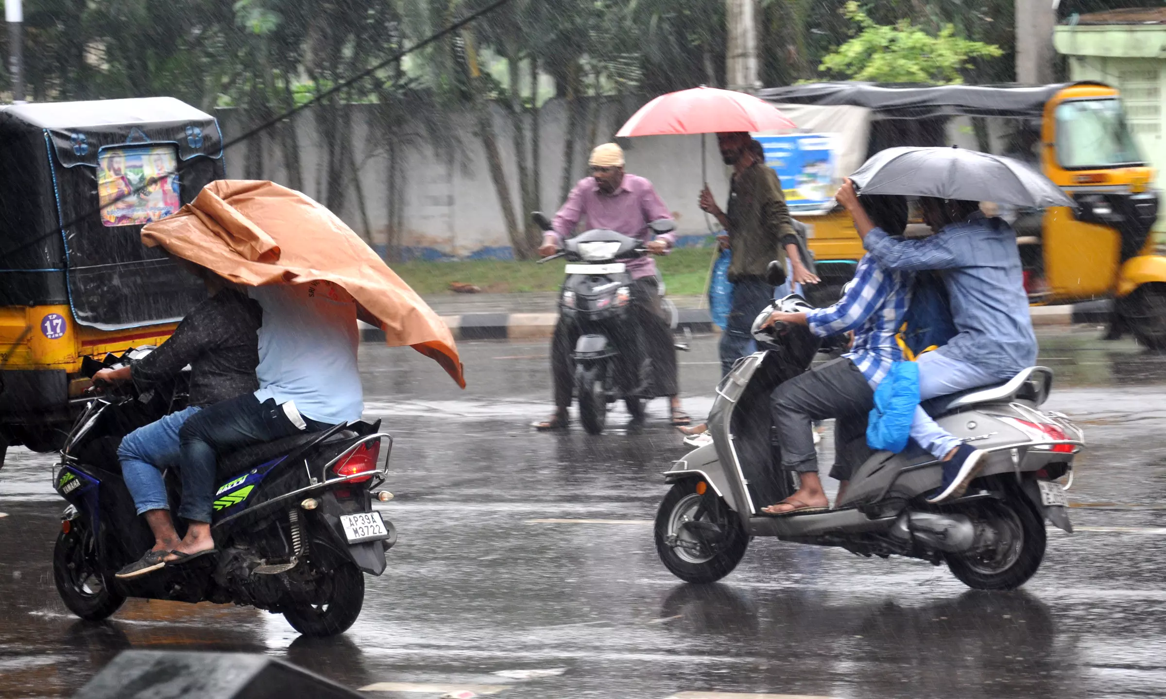 Depression Over AP Moves to S. Odisha, Chhattisgarh