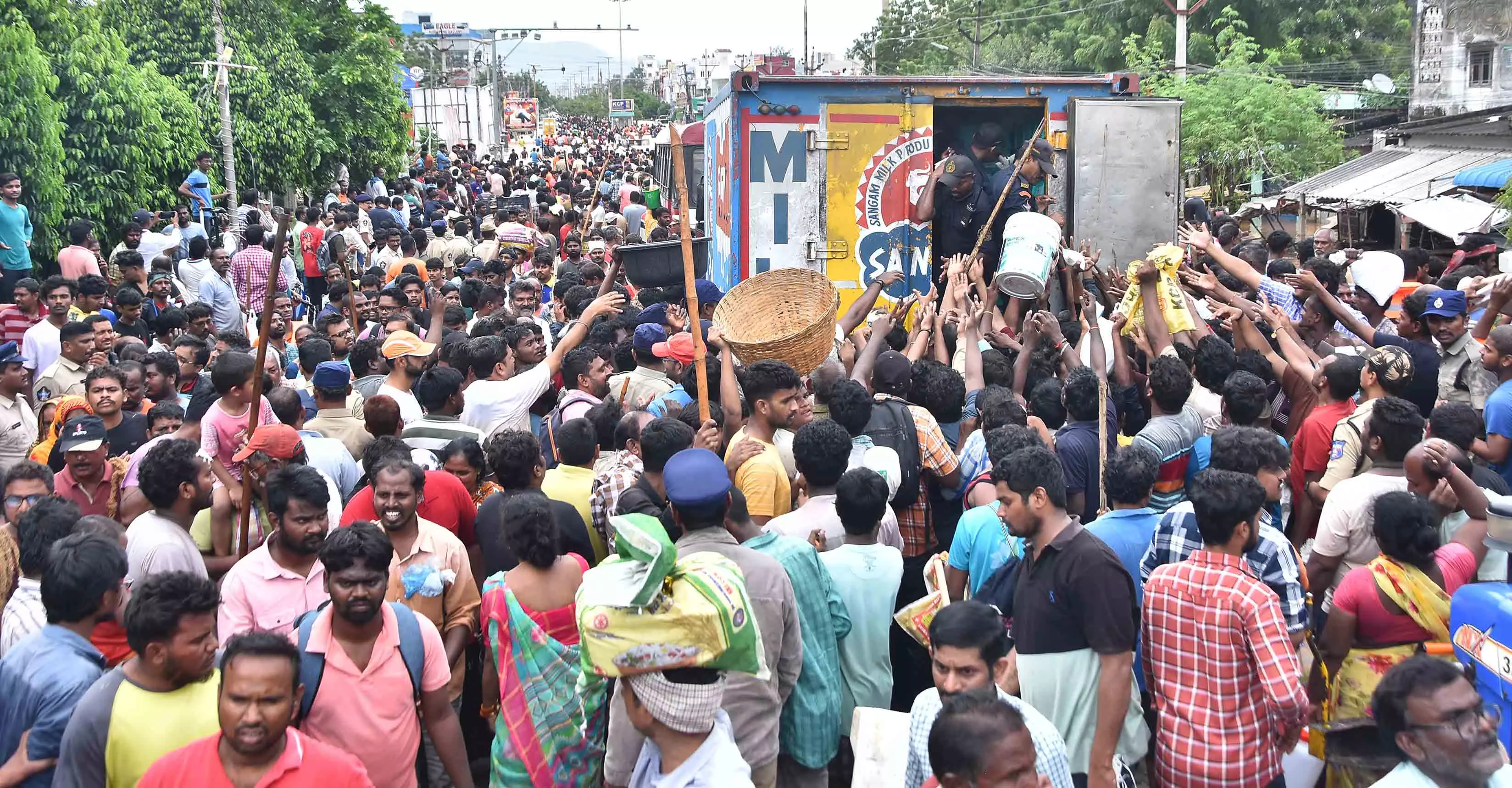 Floods ravage more parts of Vijayawada