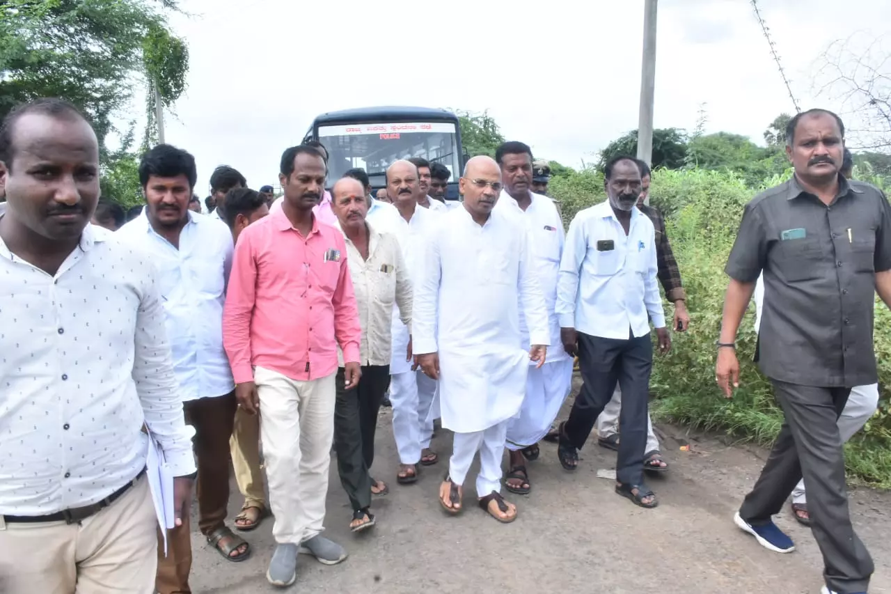 Karnataka: Minister Urges Rapid Damage Assessment Post-rains in Sedam