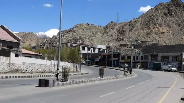 Man Dies of Oxygen Deficiency During Solo Bike Trip to Leh