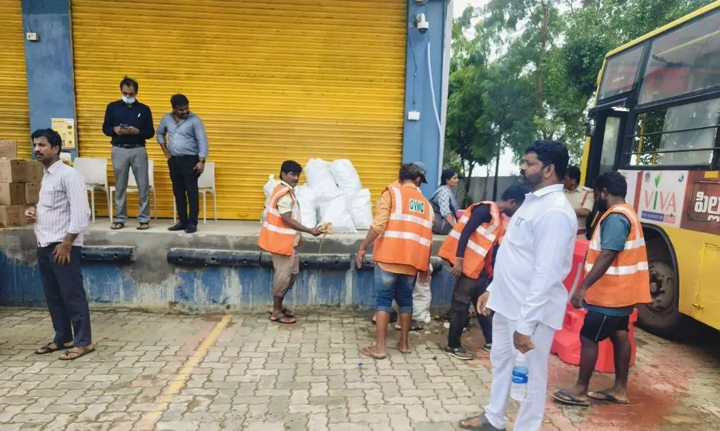 Nellore’s Sanitation Crew Aids Vijayawada Flood Cleanup