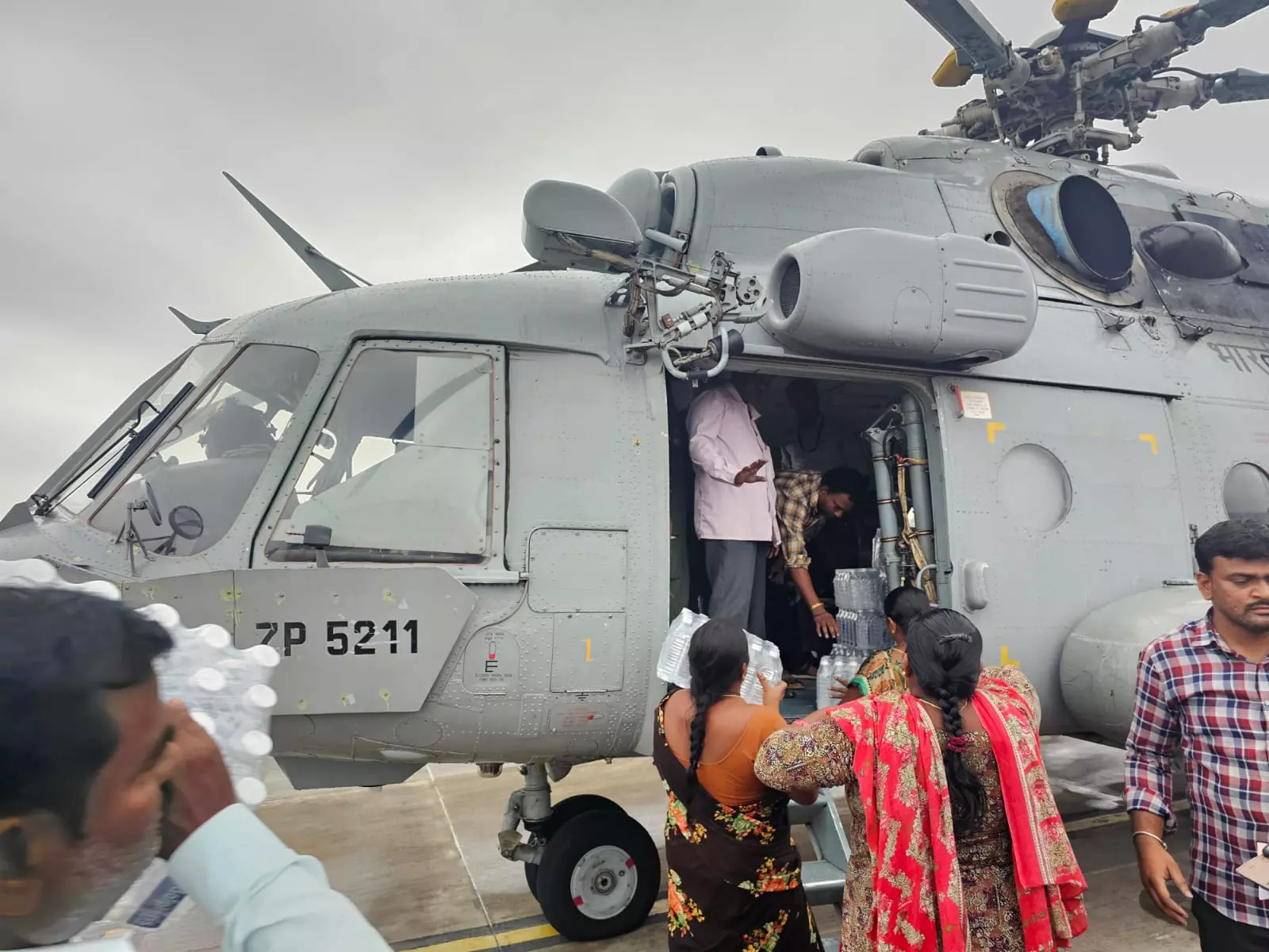 IAF, Indian Navy Helicopters Deliver Aid To Flood-Hit AP