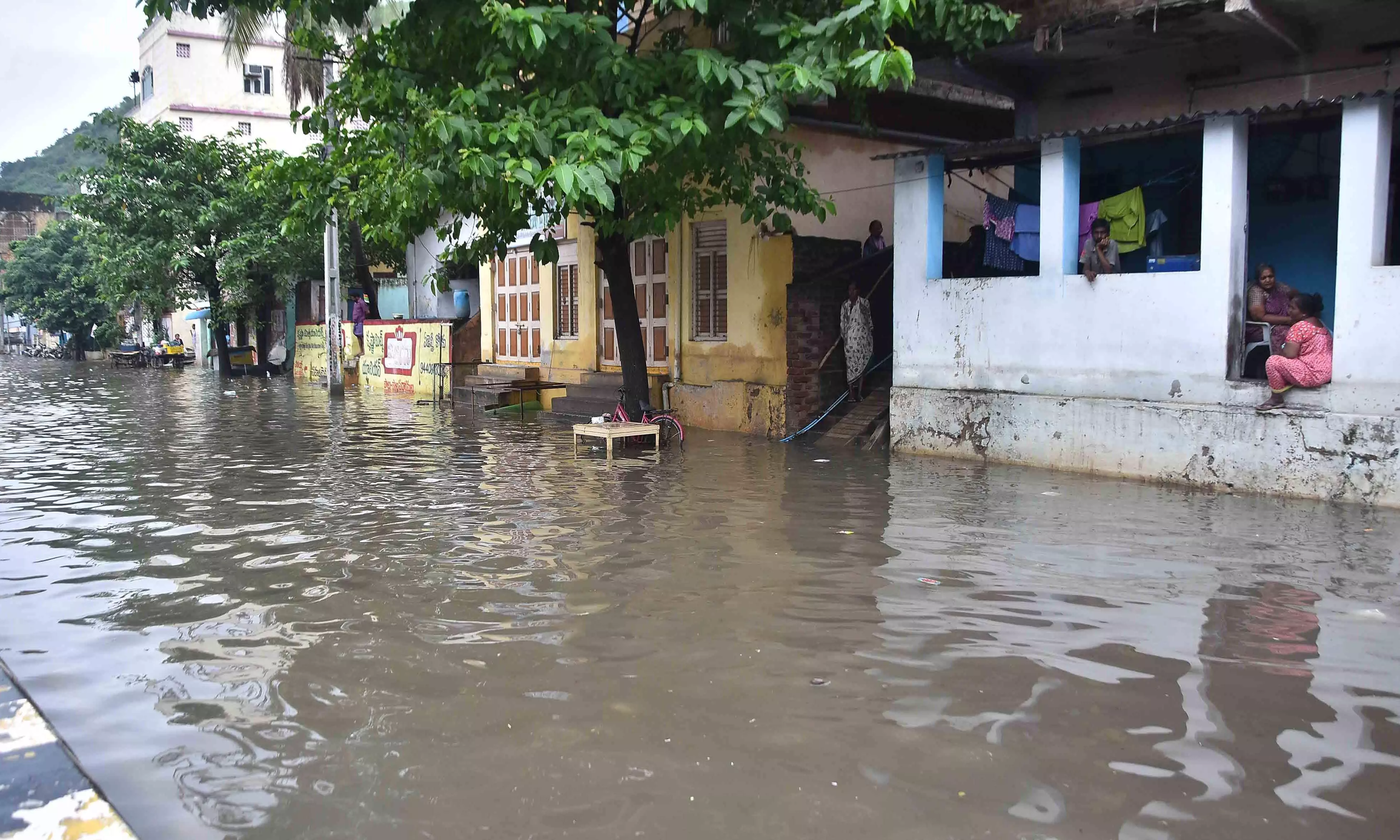 Rains, Floods Push Death Toll to 32 in AP