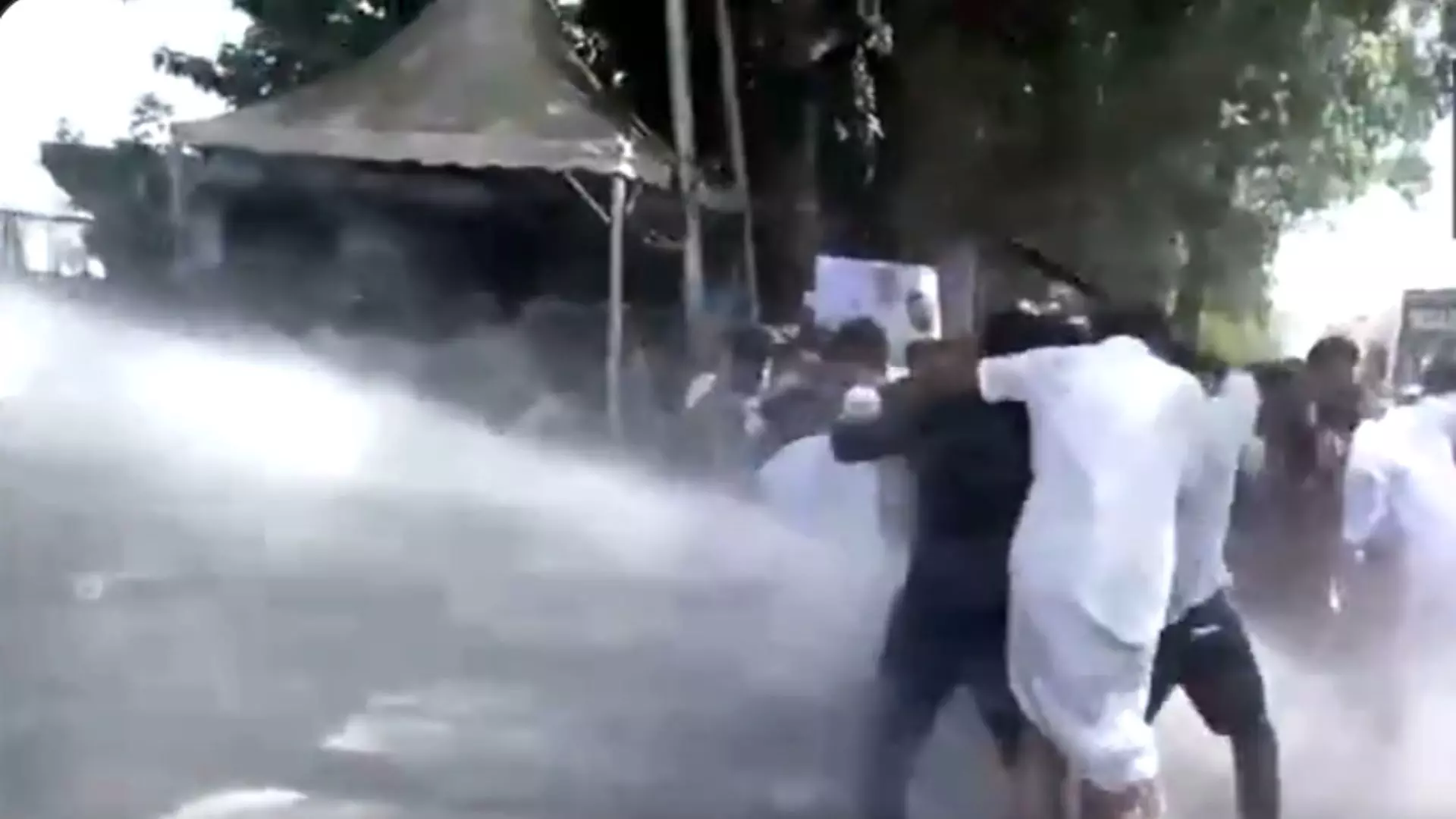 Youth Congress Clash with Police Over Kerala CM Resignation