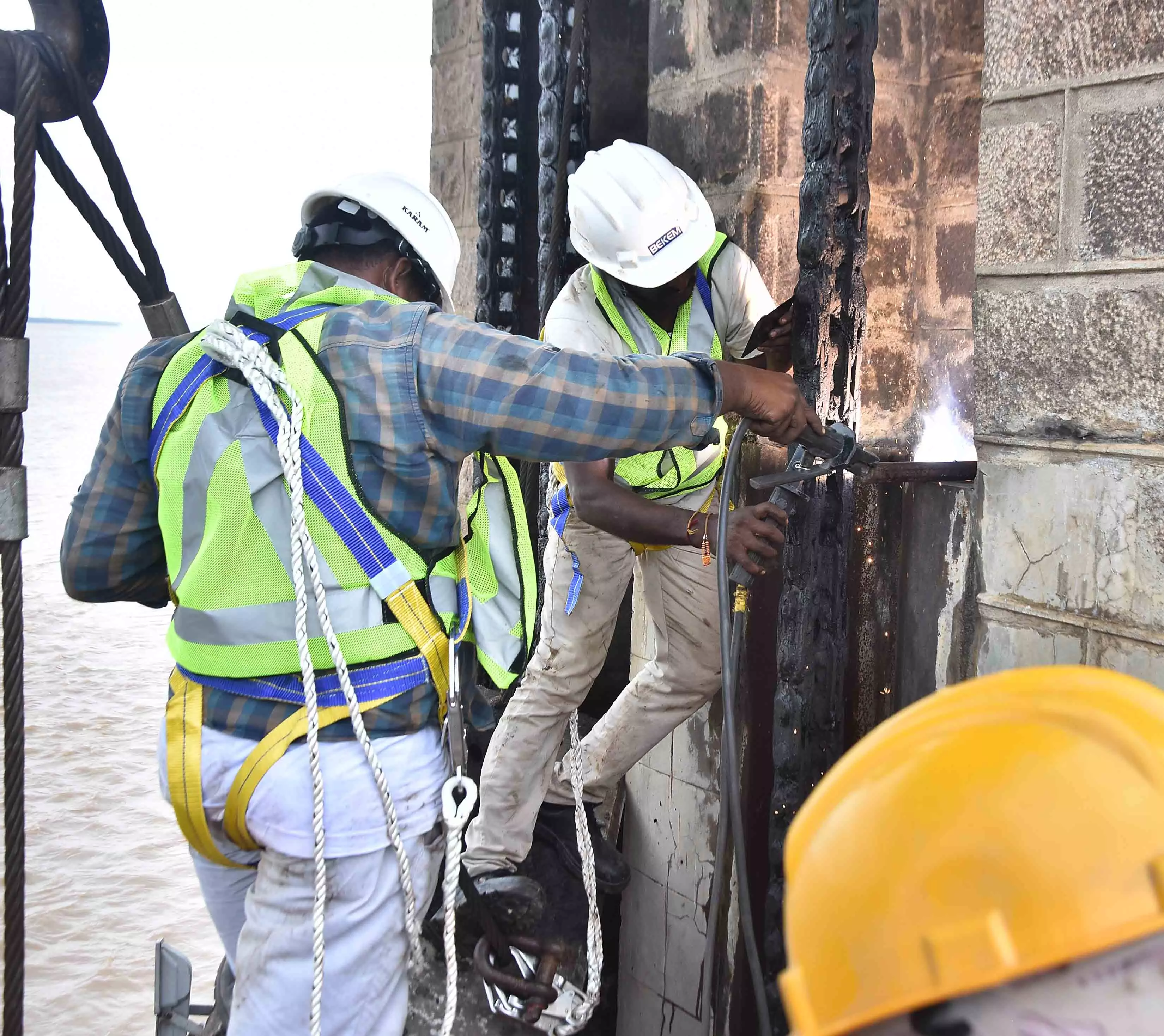 Repairs to Prakasam Barrage gates taken up