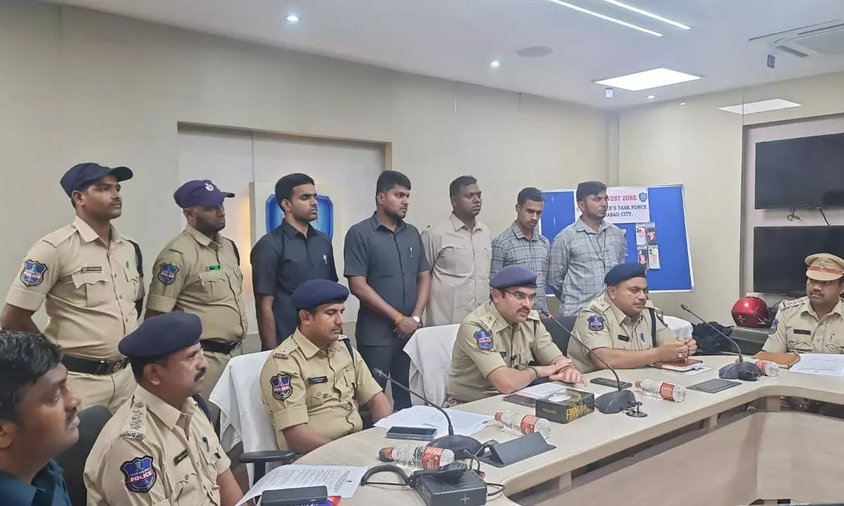 Hyderabad Police Arrest Gang Involved in Rs.43.8 Lakh Cash Bag Theft