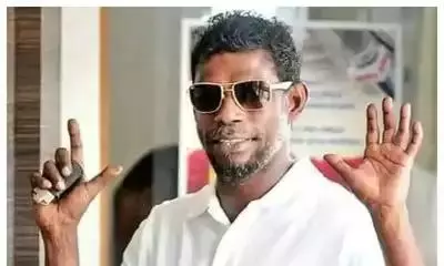 Malayalam actor Vinayakan booked for rude behaviour at Hyderabad airport