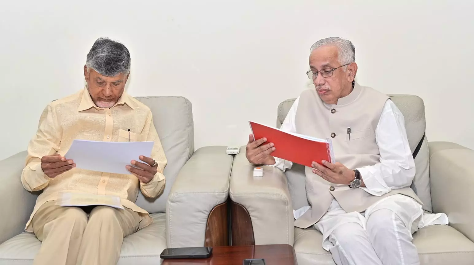 AP: Naidu briefs Governor on flood relief