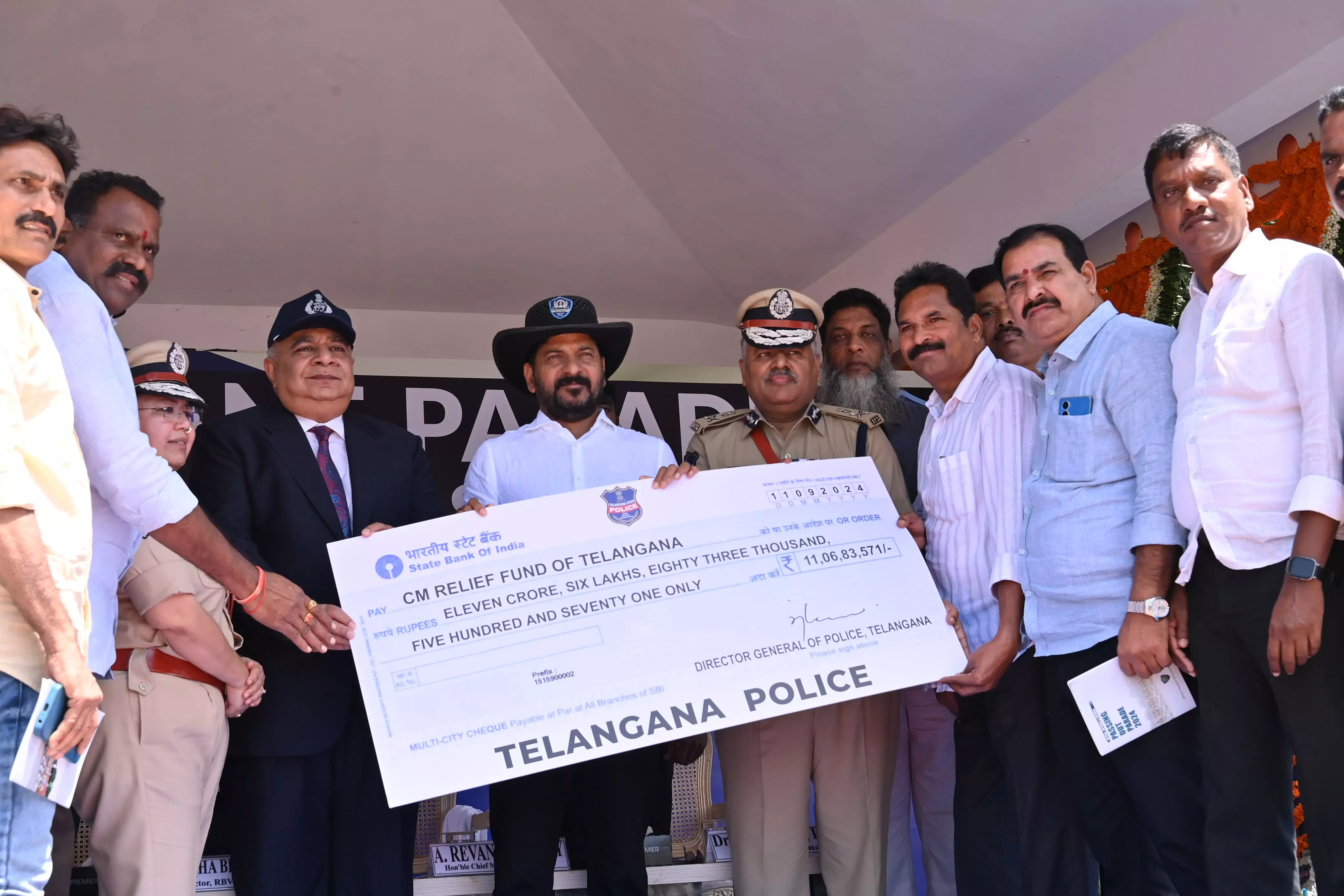 Telangana Police donate Rs 11 crore to CMRF for flood relief