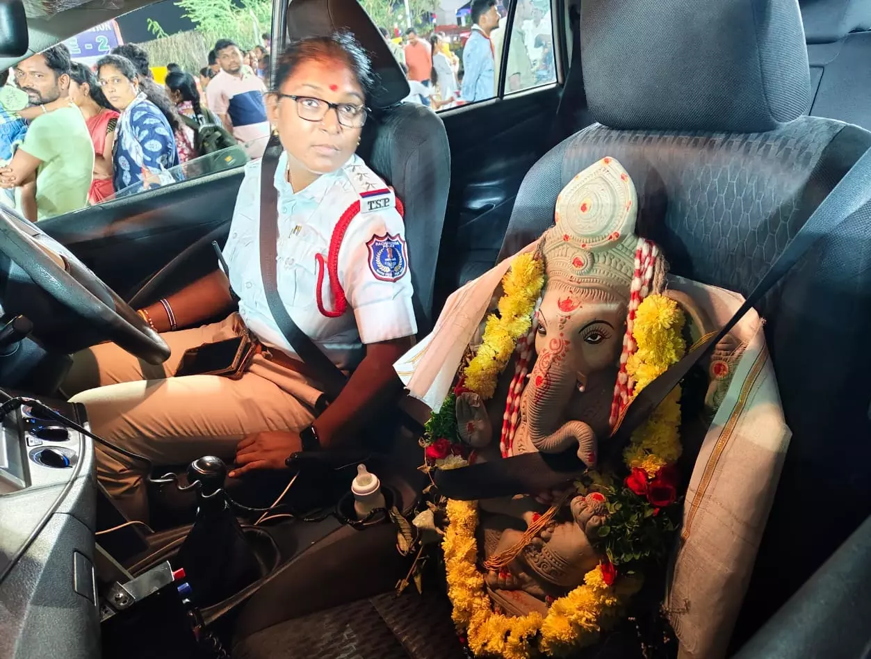 Rachakonda Police Shares Pic of Ganesha Wearing Seat Belt to Promote Safe Driving